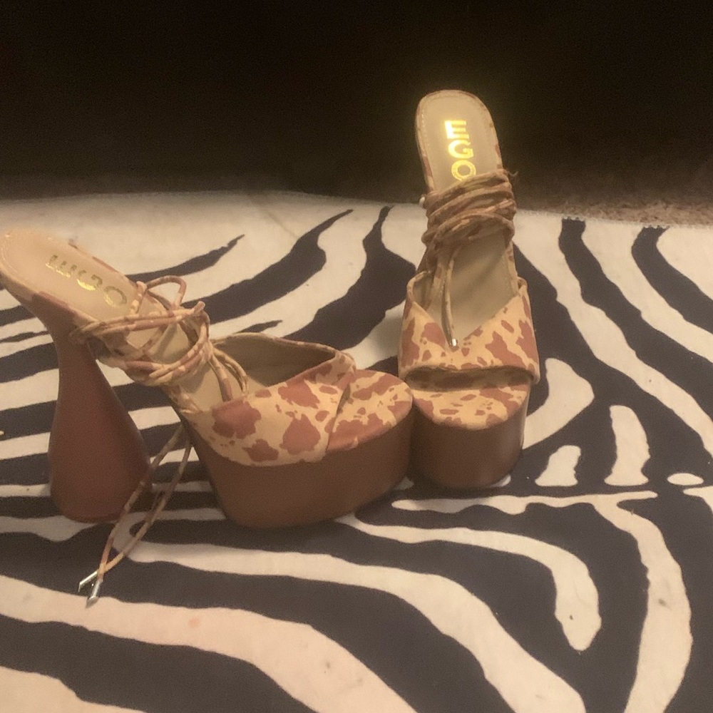EGO platforms with organic shaped heel